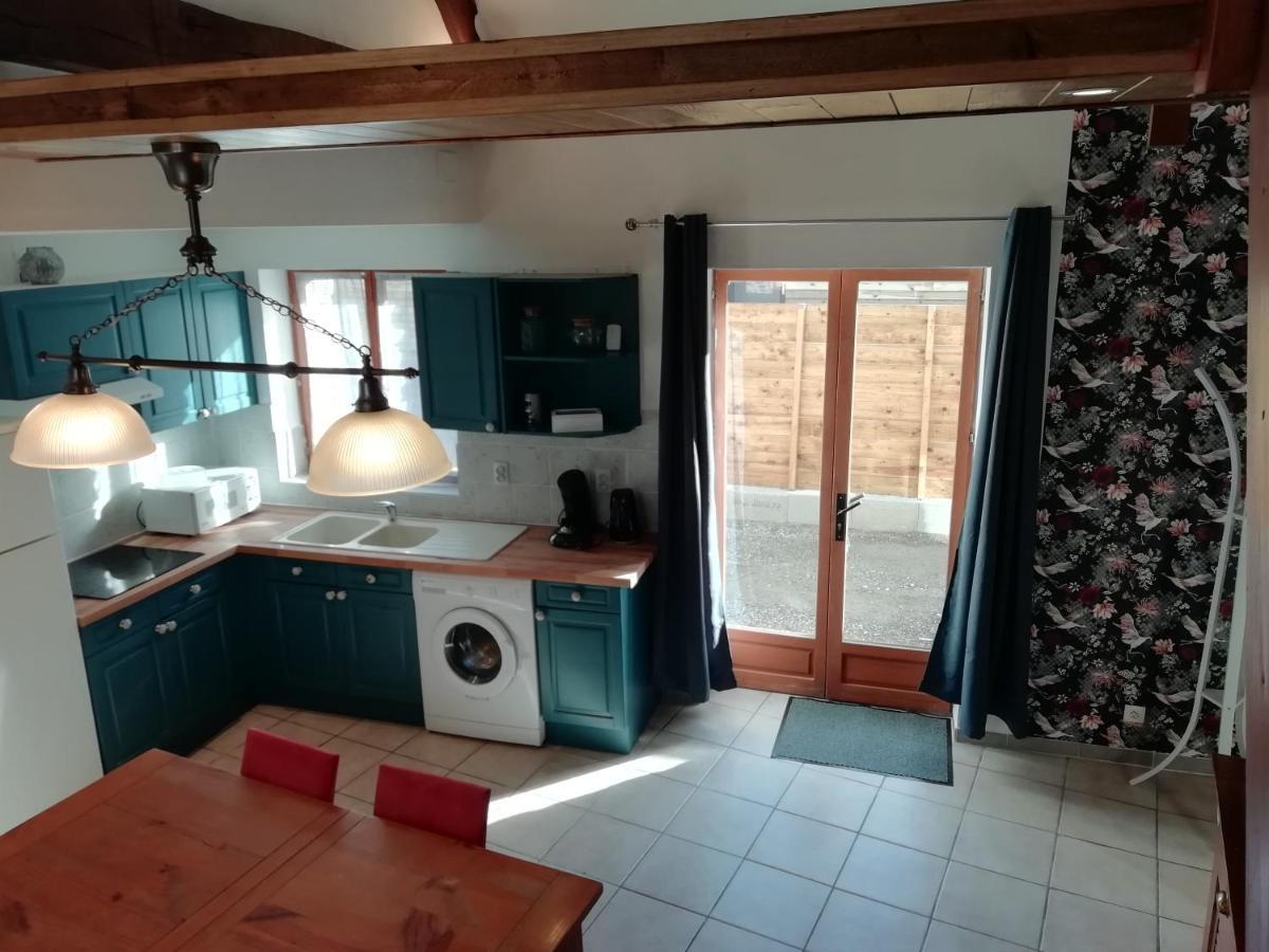 Les Gites Du Petit Marcel Soudan  Exterior foto