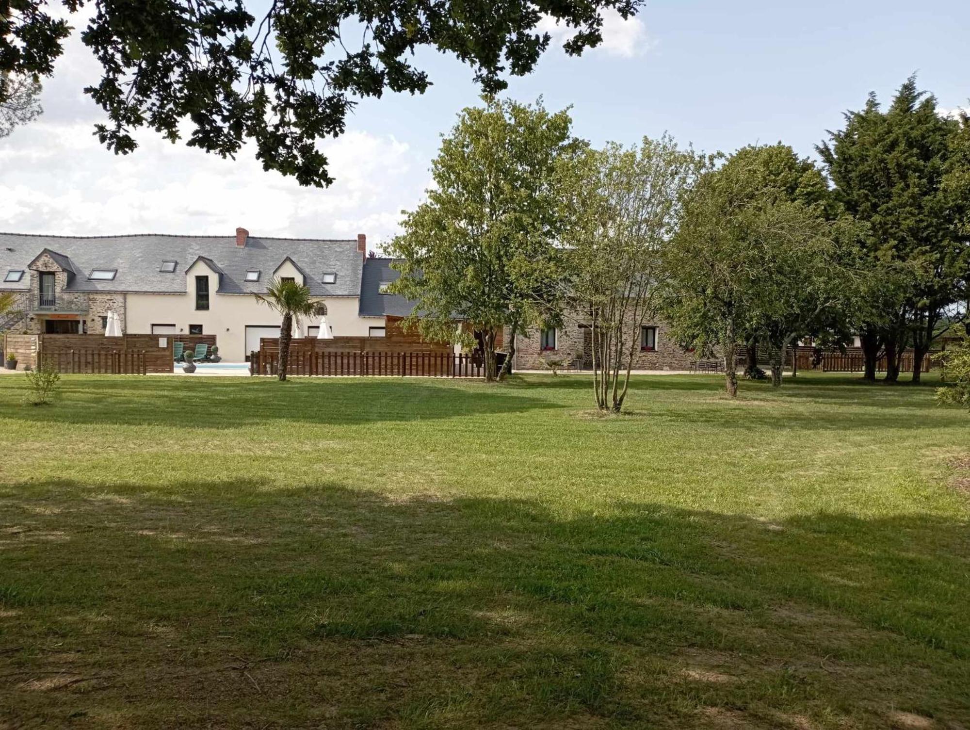 Les Gites Du Petit Marcel Soudan  Exterior foto