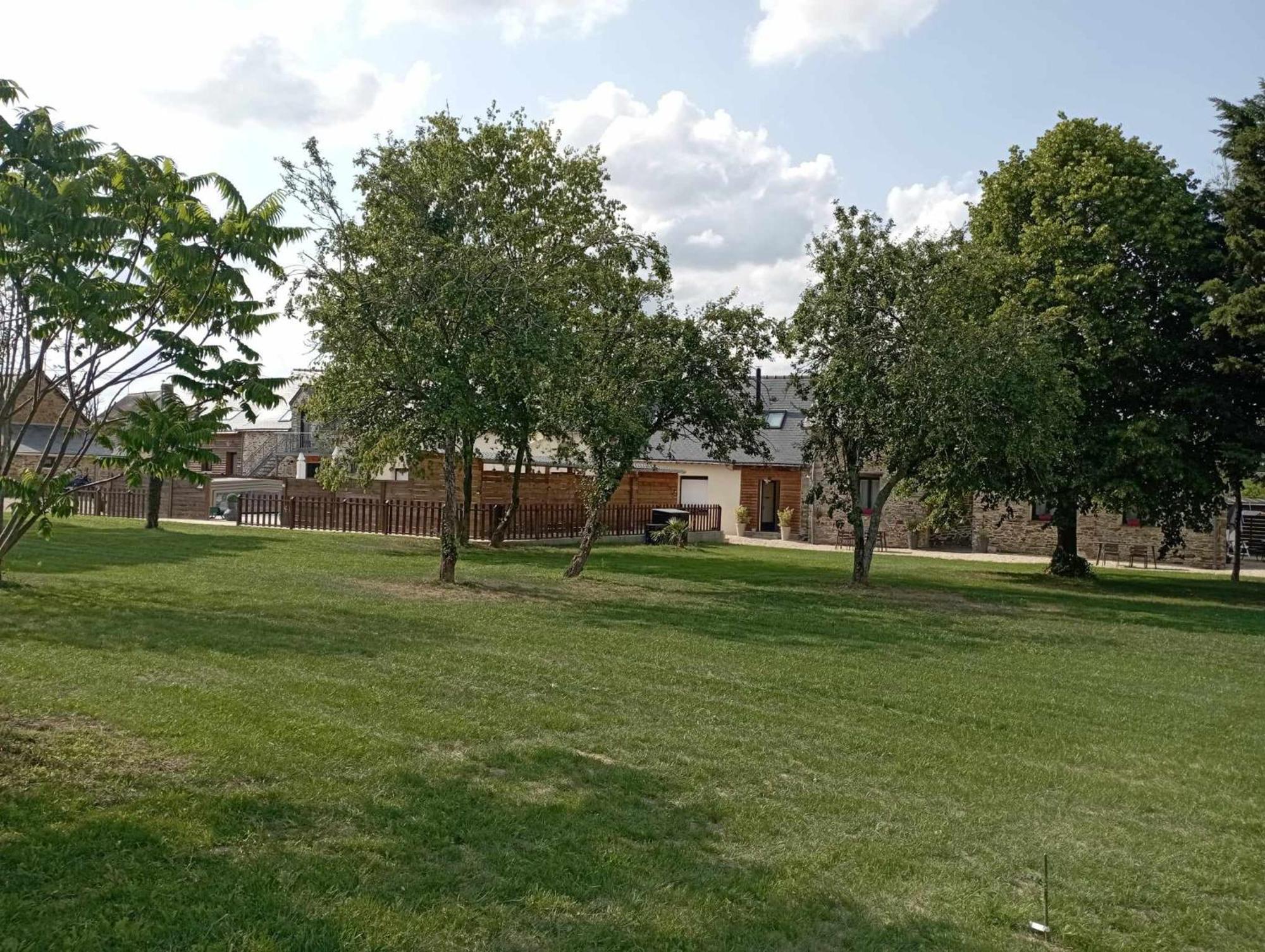 Les Gites Du Petit Marcel Soudan  Exterior foto